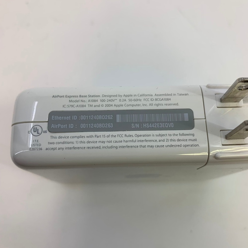 Apple AirPort Express Base Station 802.11g Wireless Router Model A1084 - Picture 6 of 11